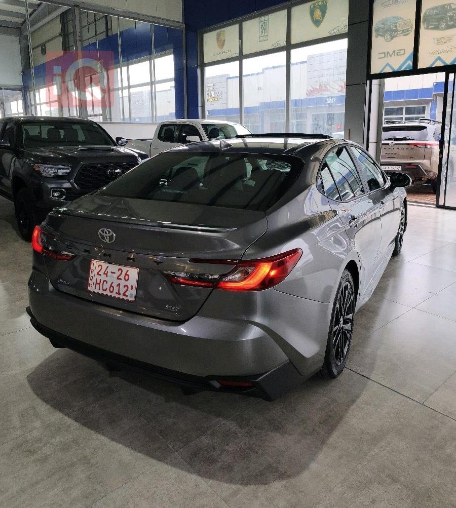 تۆیۆتا کامری